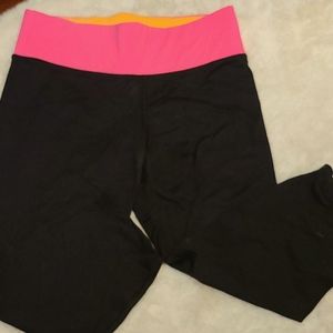 PINK Victoria's Secret reversible crop leggings